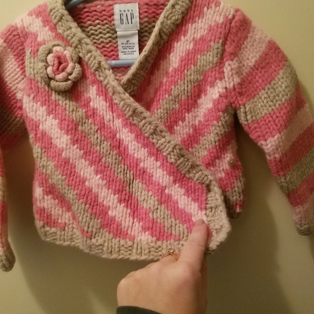 🌞 baby gap sweater